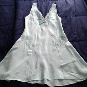 Sateen chemise. Excellent condition.
